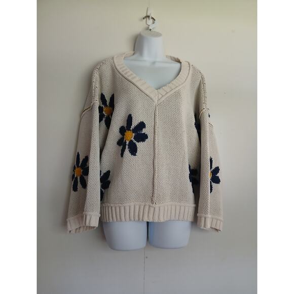 POL Daisy Knit Sweater V-Neck Oversized Boho Floral Pullover Ivory Cream NWT - Picture 3 of 7